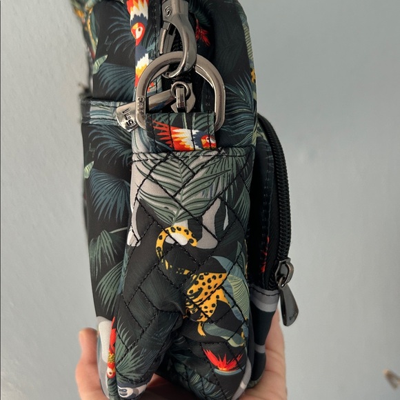 Lug Carousel XL Crossbody Wildlife Jungle Pattern Bag RFID - Picture 6 of 14